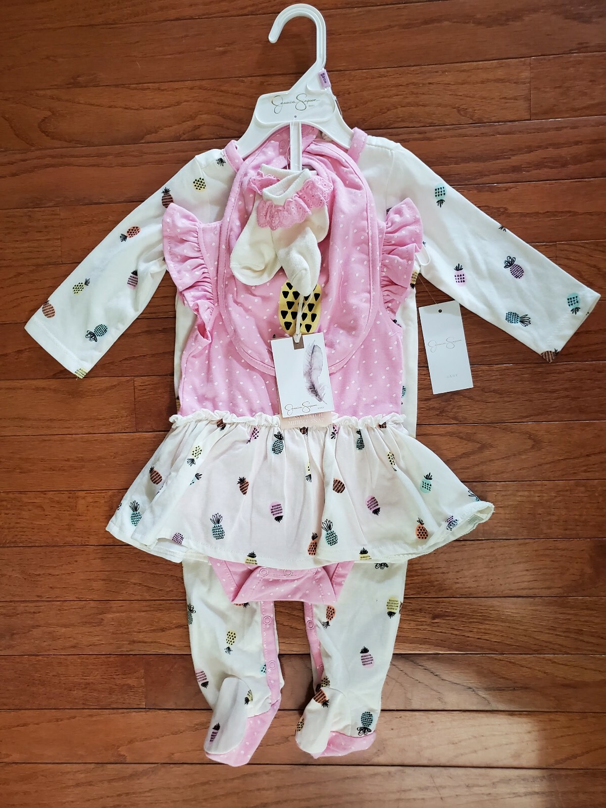 JESSICA SIMPSON 5-pc Baby Set Summer Romper Sleeper Pineapple Infant 6-9 mos NWT