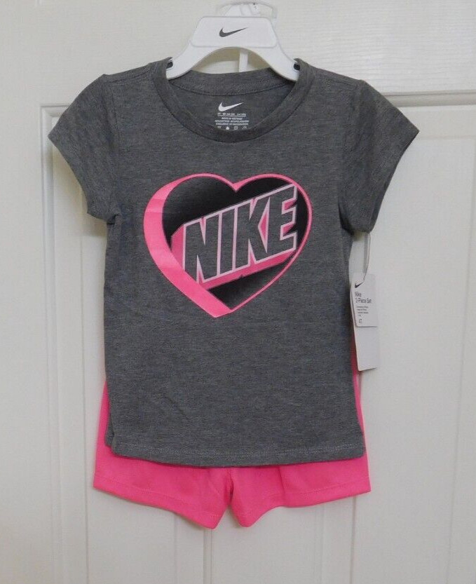 NWT 2pc Nike Gray & Bright Pink Heart Logo Top & Shorts Set sz 4t