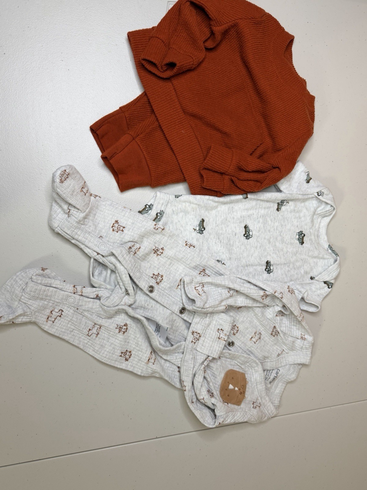 Carter’s Old Navy NB 3 Piece Layette Set Outfit Sweater Pants Bodysuit