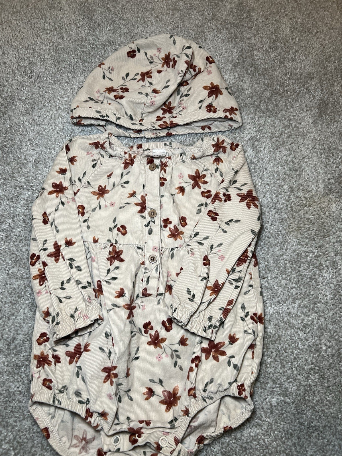 Carters Girls 2 Piece Set Long Sleeve Floral Romper Hat 12 Months