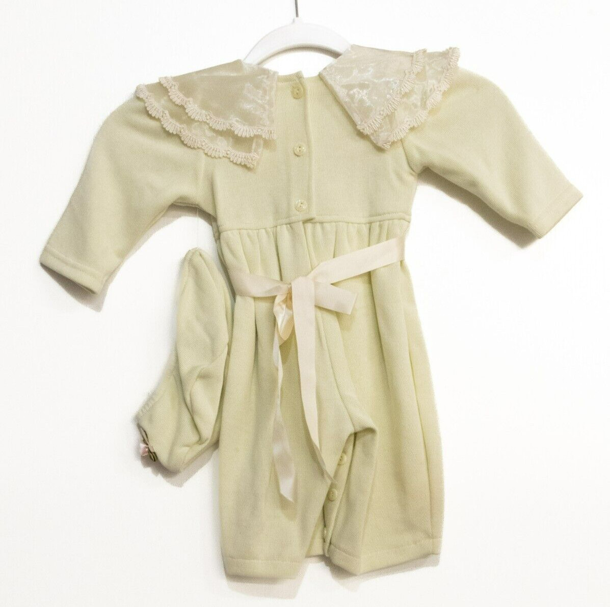 L’E Girl Ivory Polycotton Overall Bodysuit Fleece Lace Collar Button 18-24M NWOT