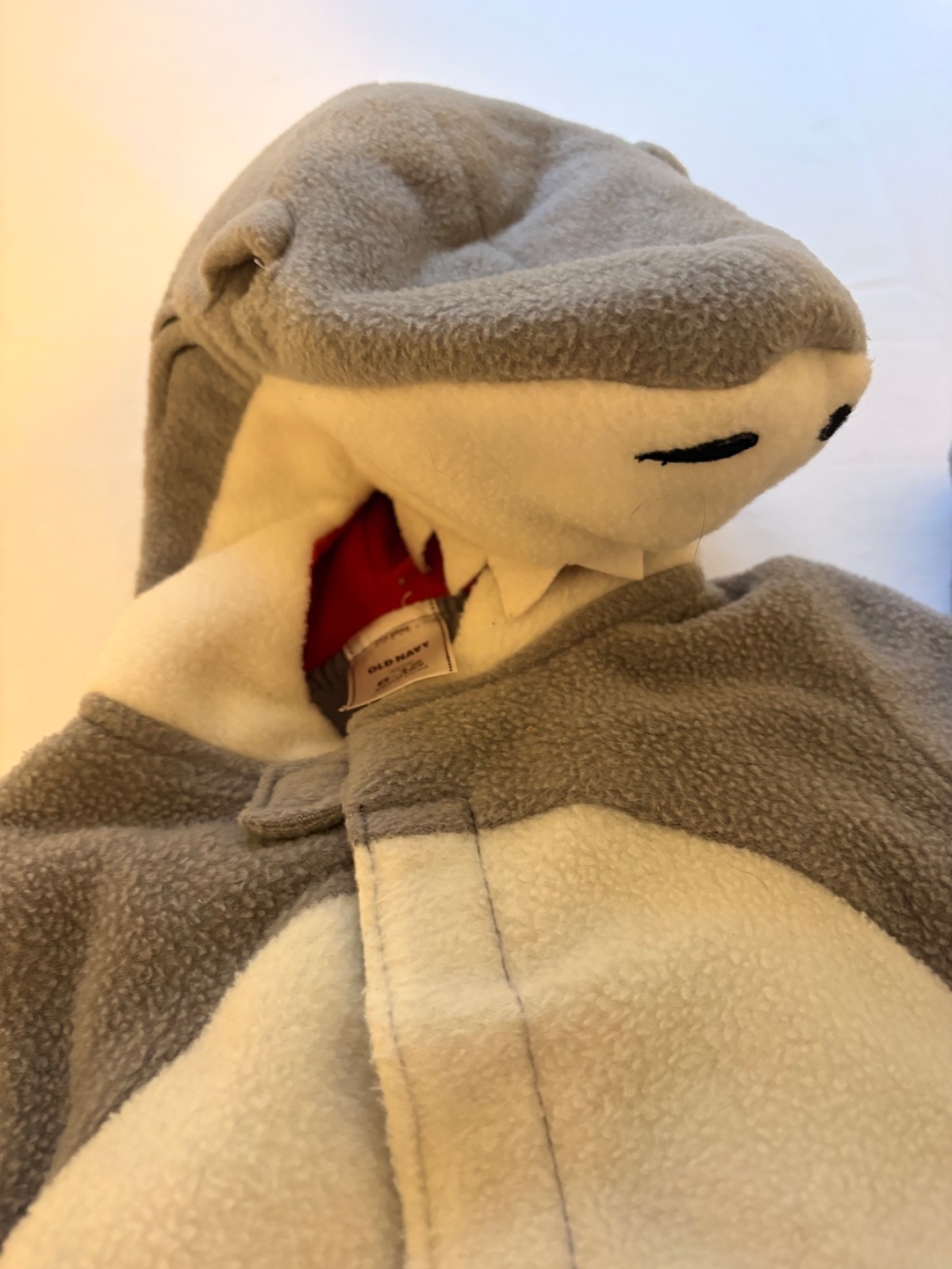 Old Navy Toddler’s 2 Piece Hooded Baby Shark Costume Jacket & Pants 6-12 months
