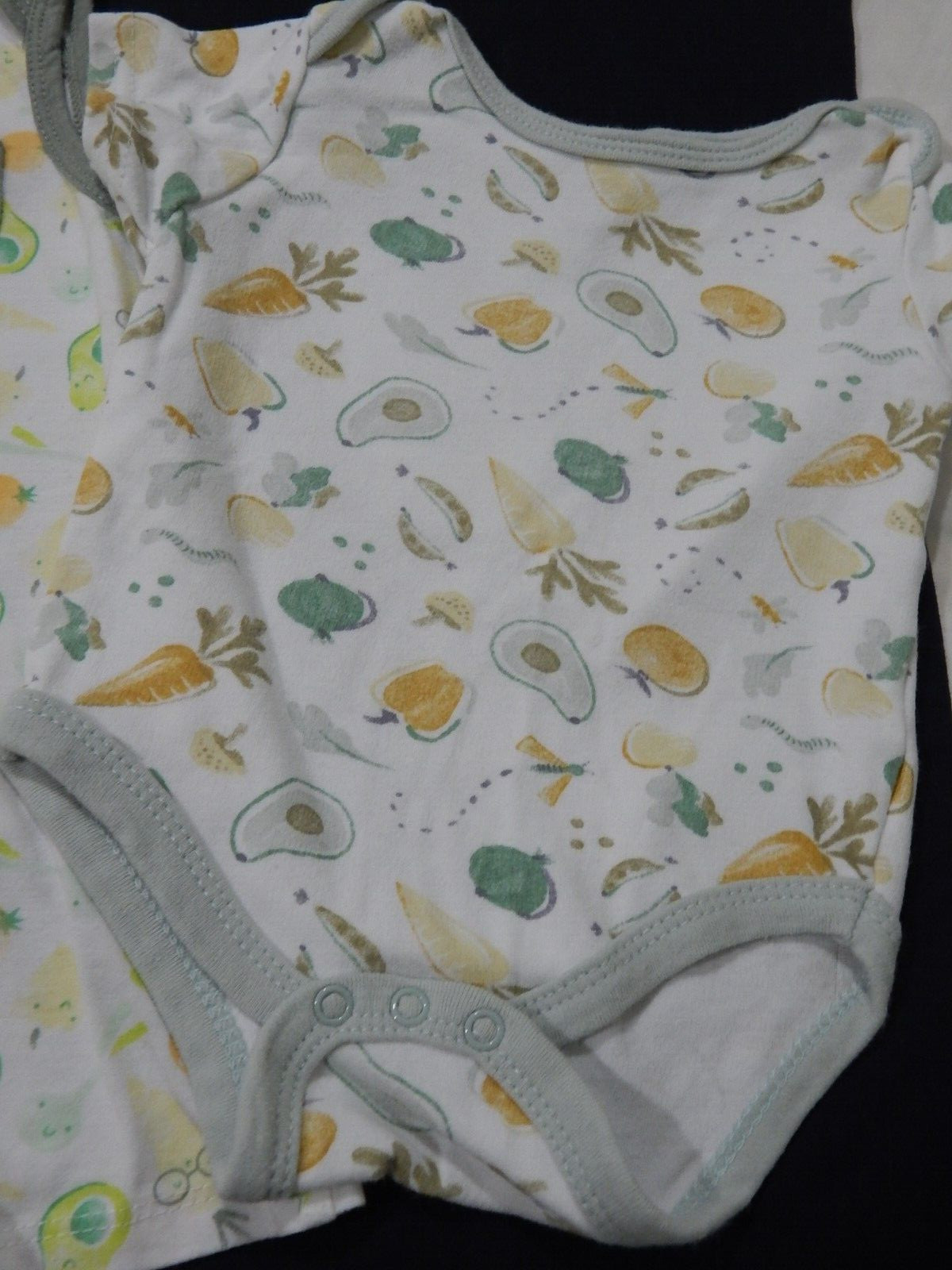 4 Piece Baby Boy Rompers Pants Bib sets All AVOCADO Theme Fruit Veggies 6-9 mont