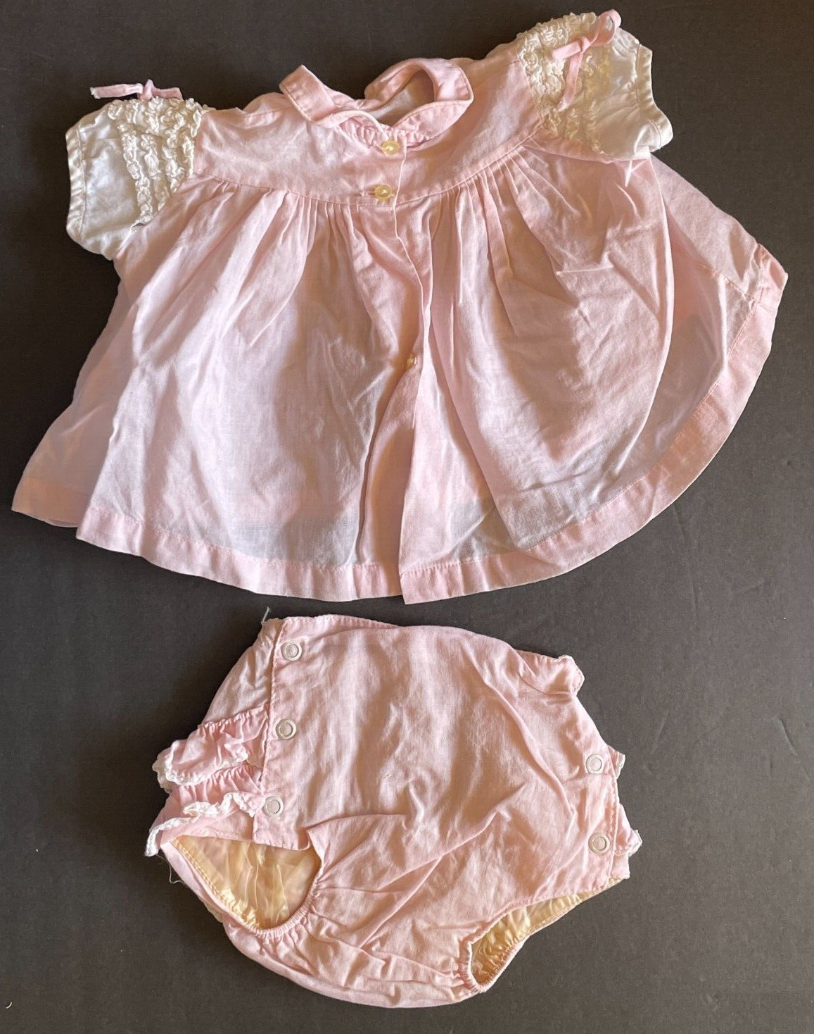 Vin. fawn-1980’s Baby Girl’s 2pc.Pink embroidered Dress with Pull up.(S-6to12,LB