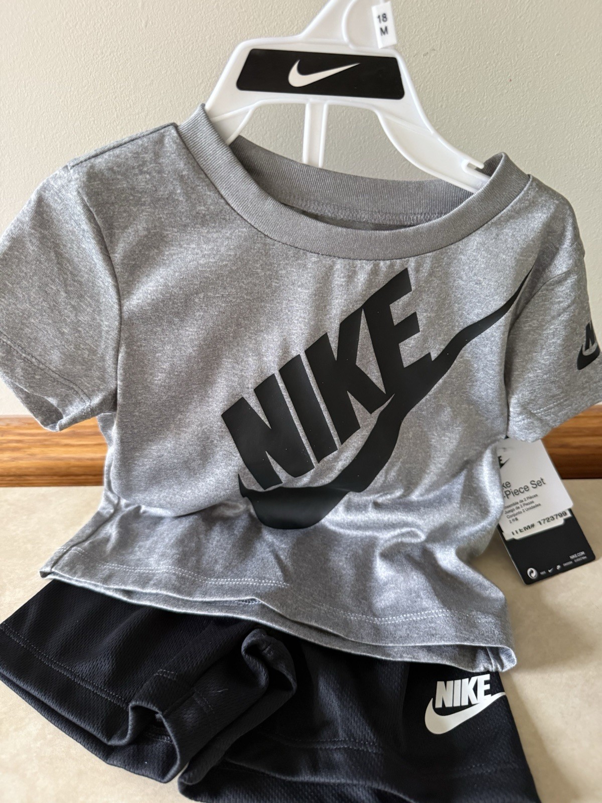 Nike Boys 24 Months 2-Piece Shorts Set Gray T-Shirt Black Shorts