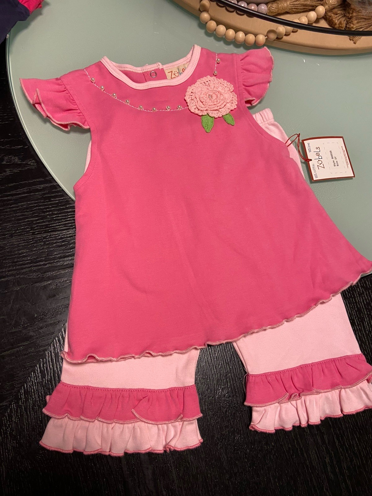 Zúbels 2 Piece legging /flutter sleeve top w/knit flower Design light pink/pink