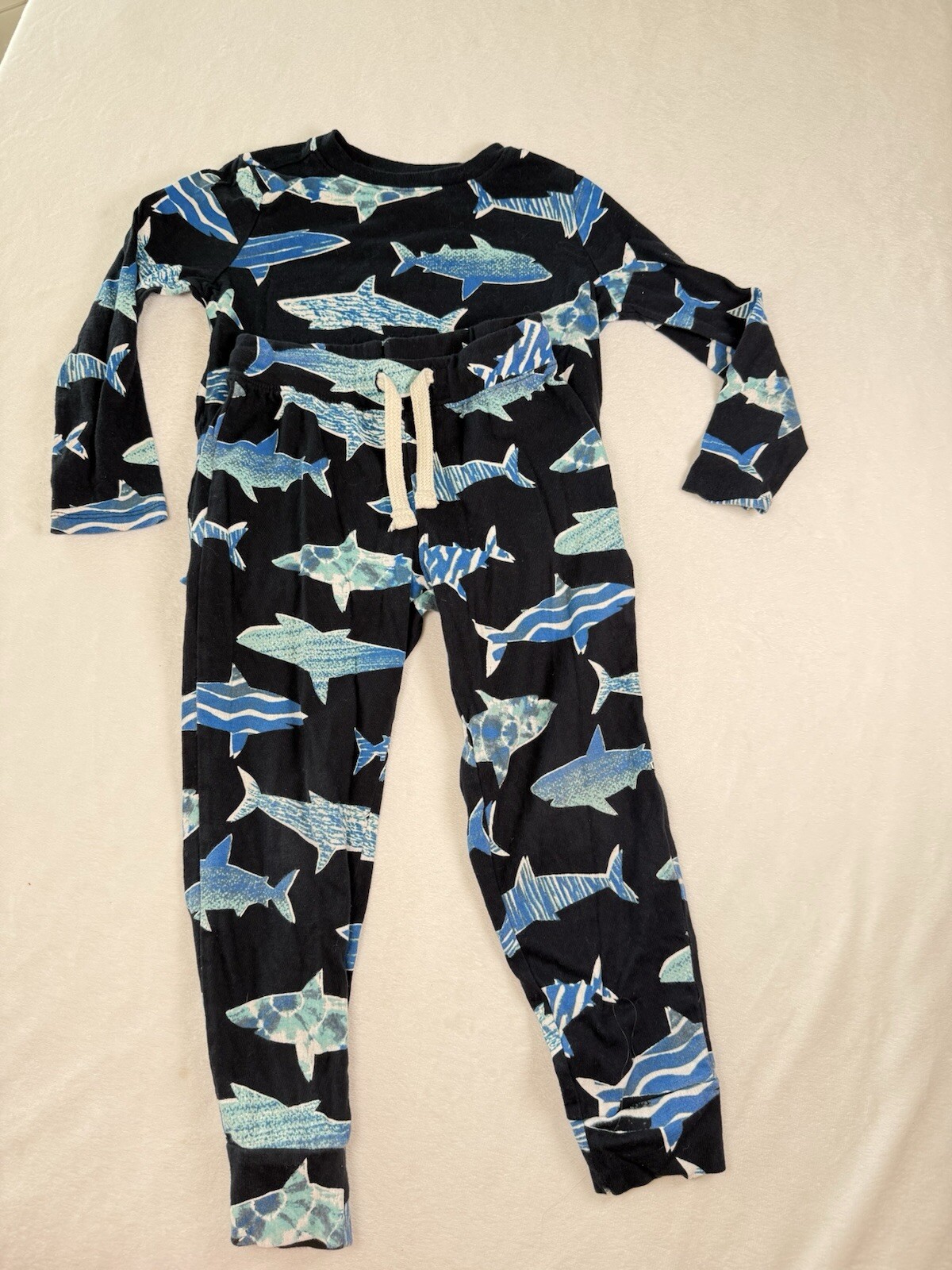 Old Navy Boys Size 4T Longsleeve Jogger Set Sweats Lightweight Sharks