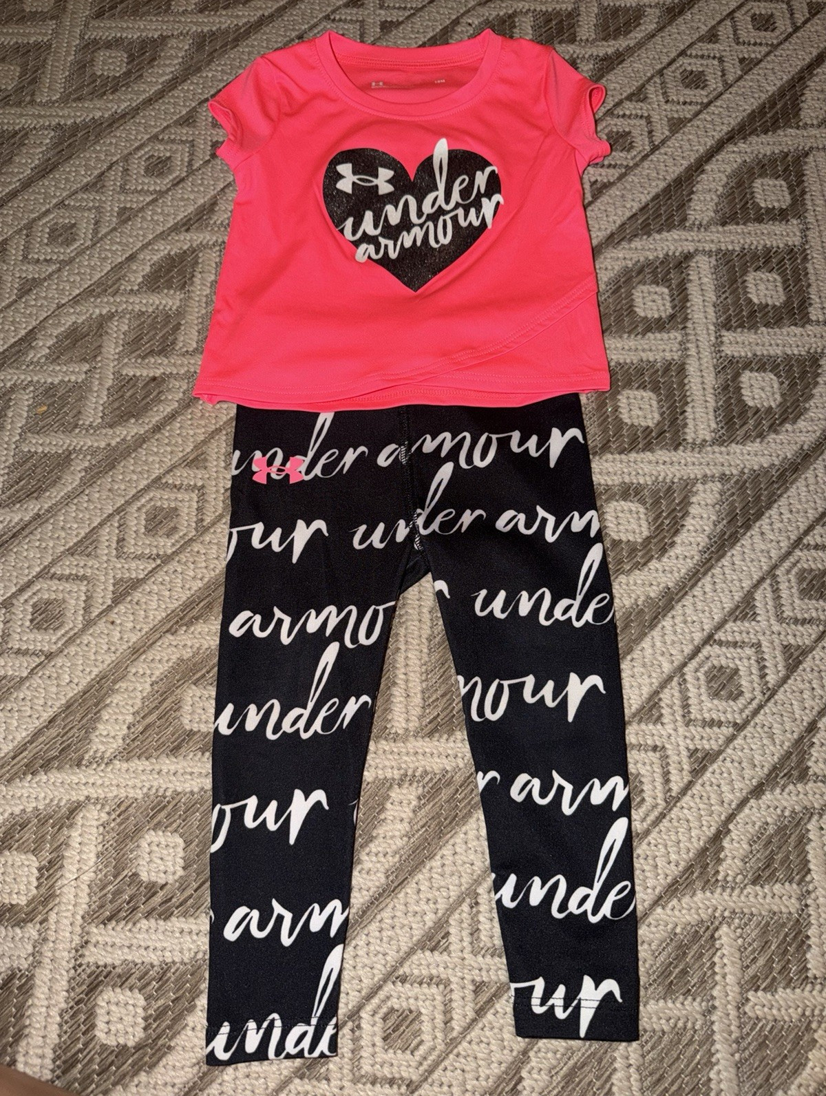 Under Armour Girls 18mos 2-Piece Outfit Set Pink Tee Black Logo Pants Stretch