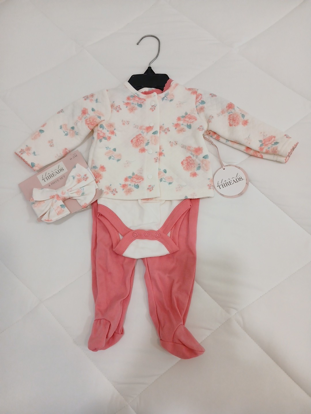 NWT Floral Threads 4 Piece Baby Outfit 0-3 Months Pink White Quilted