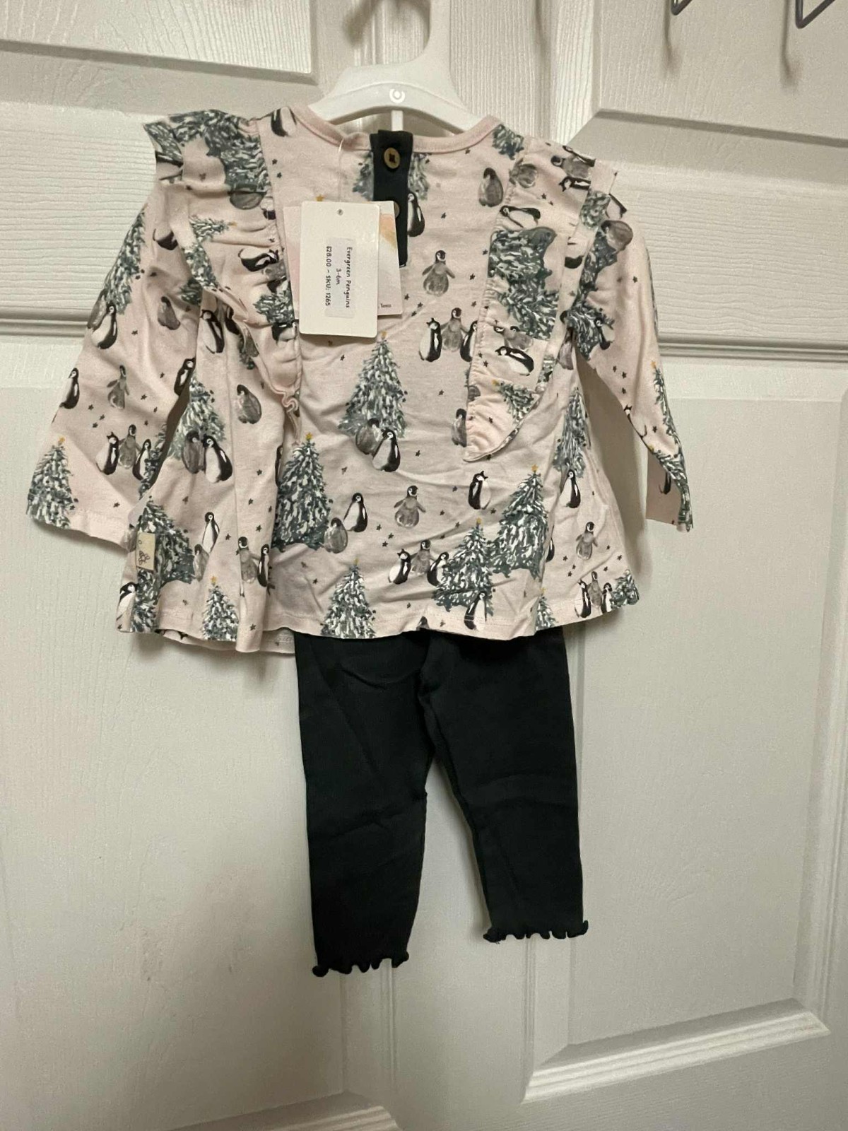 Brand New Burt’s Bees Baby Baby Girl’s Top and Pant Set, 3/6 Month.