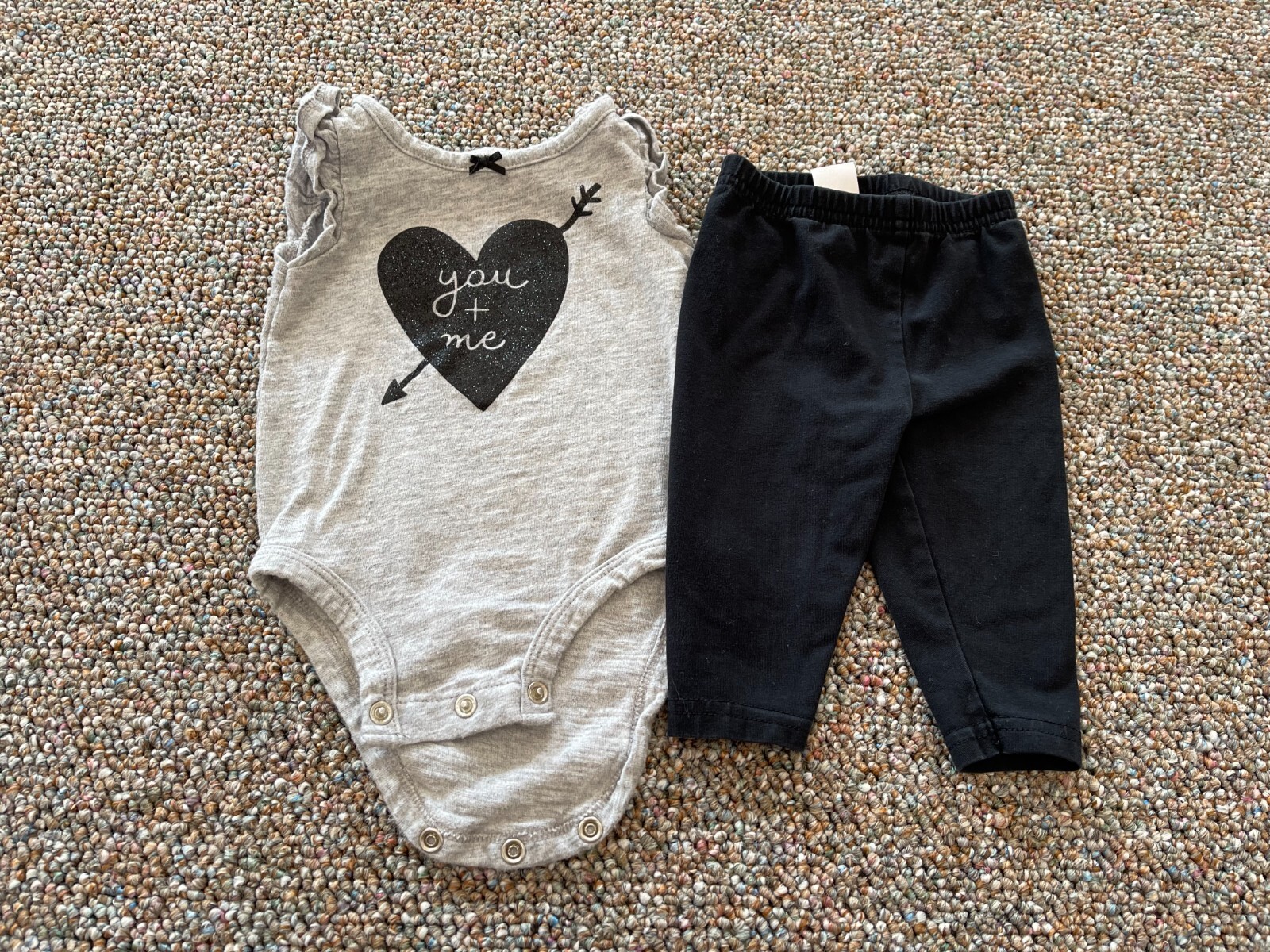 Carter’s Girls You + Me Heart Grey Bodysuit & Black Leggings 3M