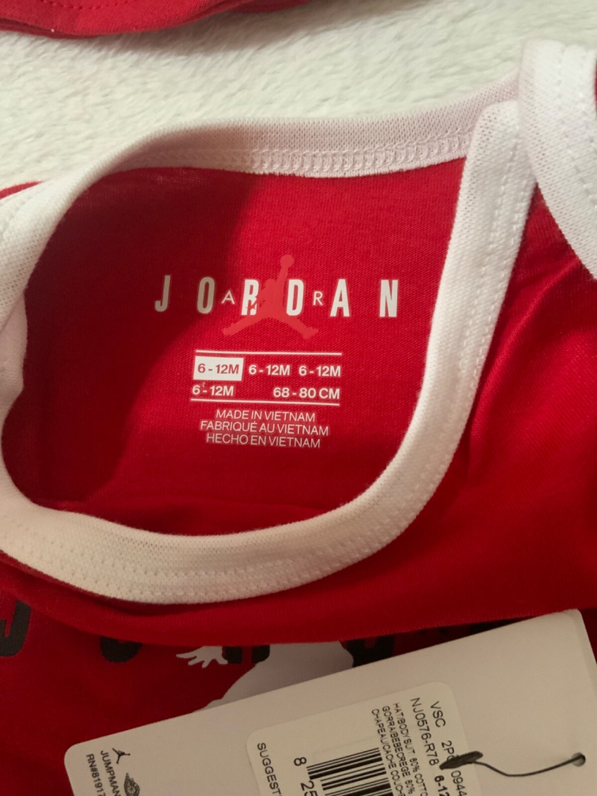 NWT JORDAN BABY BOYS BUCKET HAT AND BODYSUIT GIFT SET 6-12 MONTHS RED