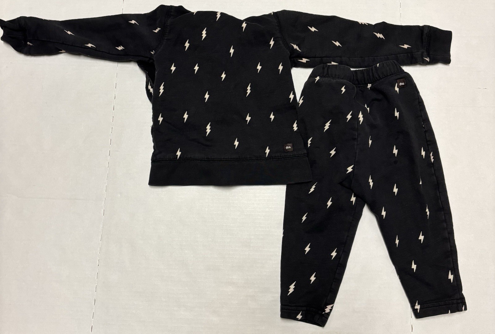 Tea collection Lightening Bolt sweatsuit set, size 18-24m