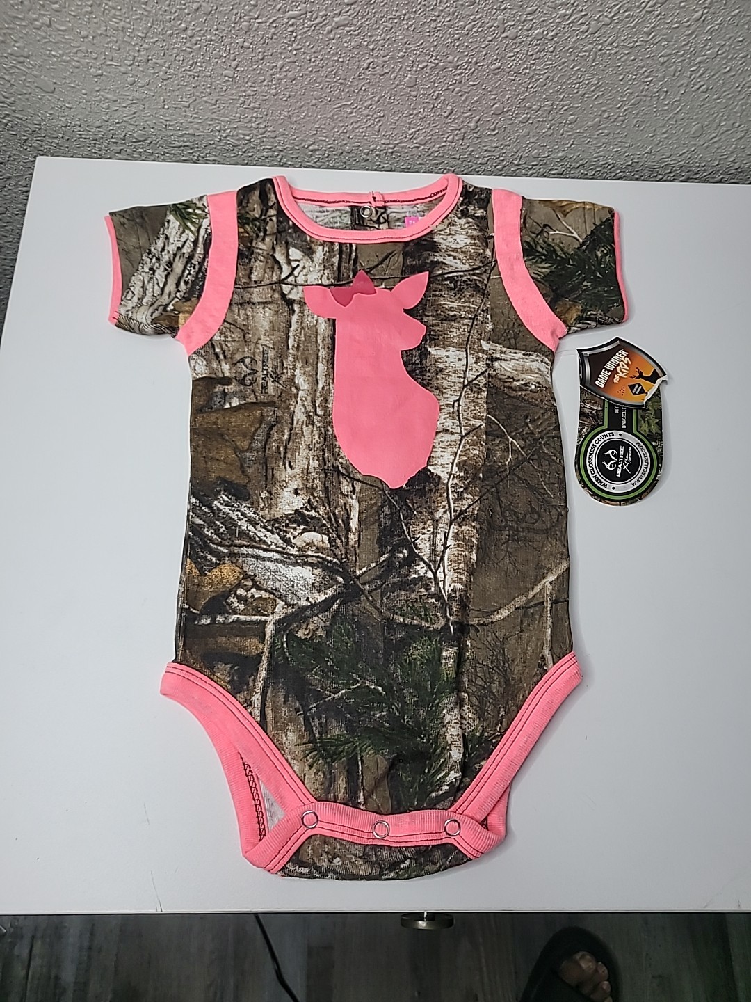 REALTREE Xtra 12-18 Mos Camo Pink and Green Rompers Hunting Camping Fishing