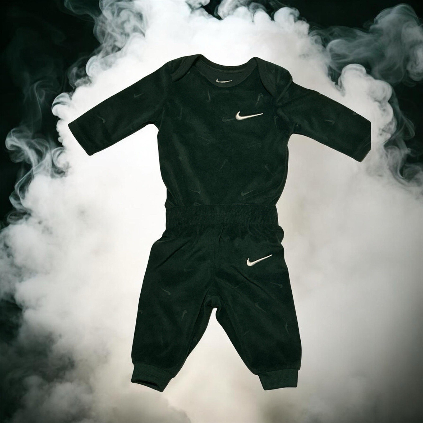 Nike 2-Piece Baby Velour Set Black Long Sleeve Bodysuit & Pants 3M