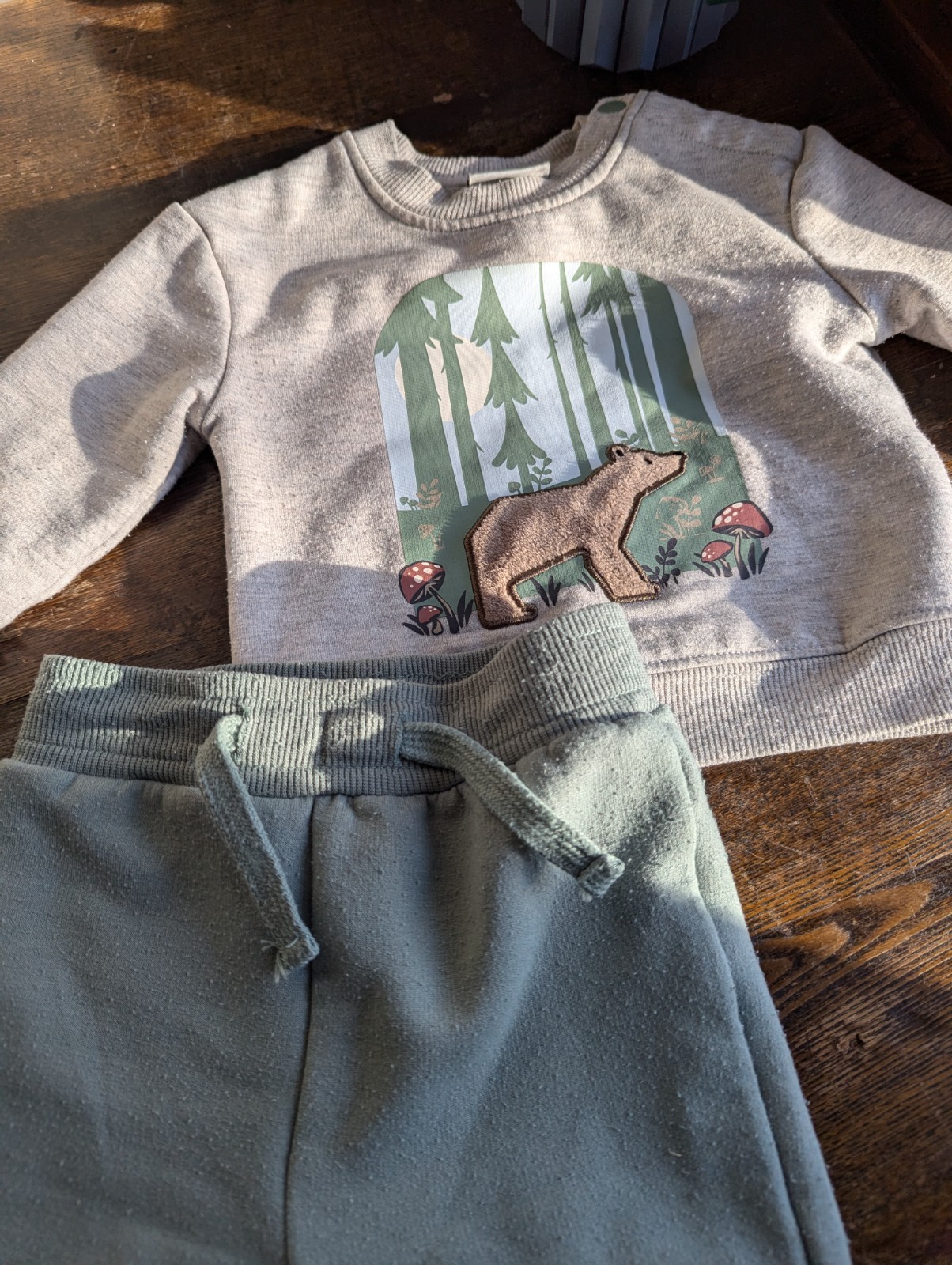 Aspen Kids 2 Piece Set Baby 3-6 Months Grey Bear Sweatshirt Green Sweatpants