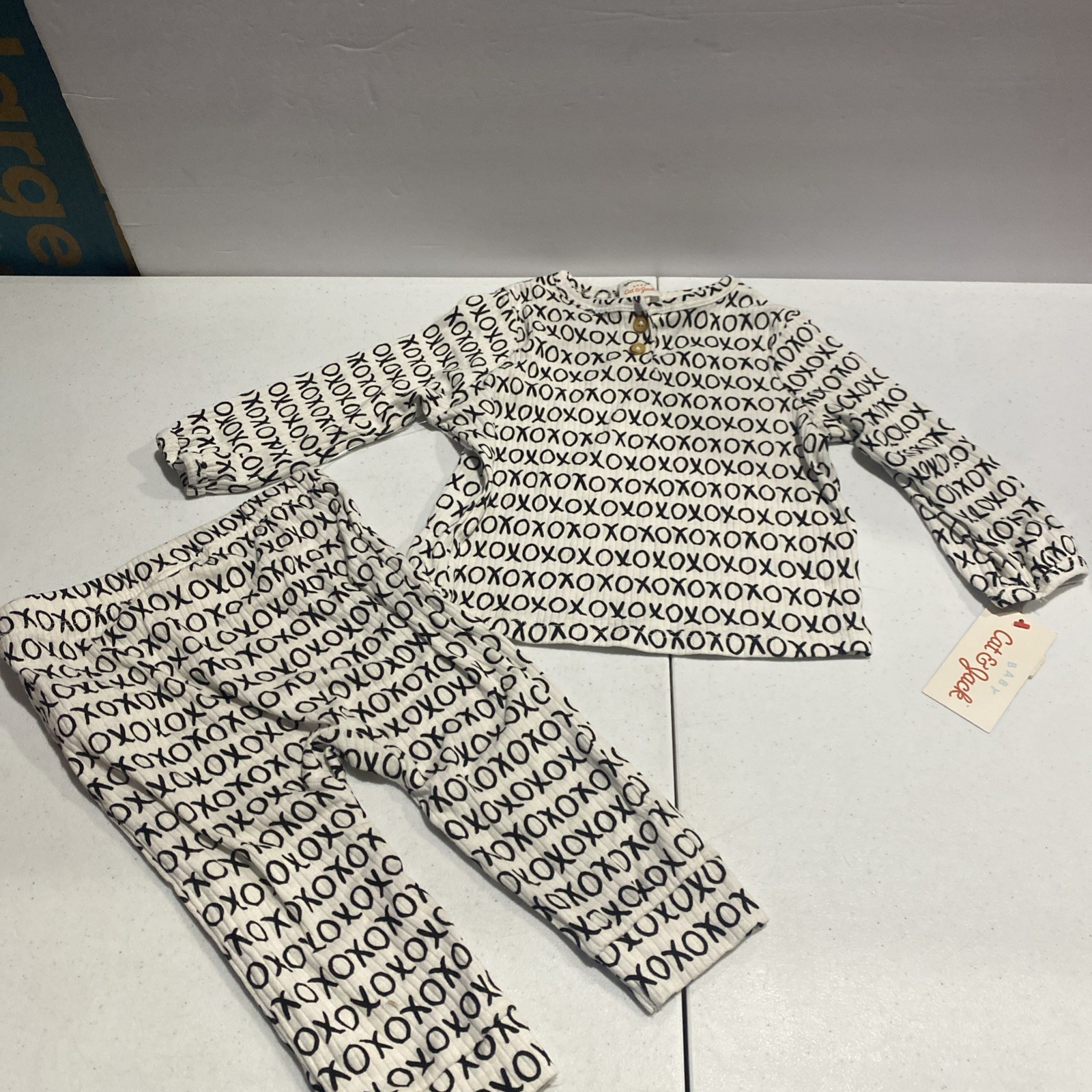 NWT Cat & Jack Baby Outfit XOXO Set Black and White Size 12 Months