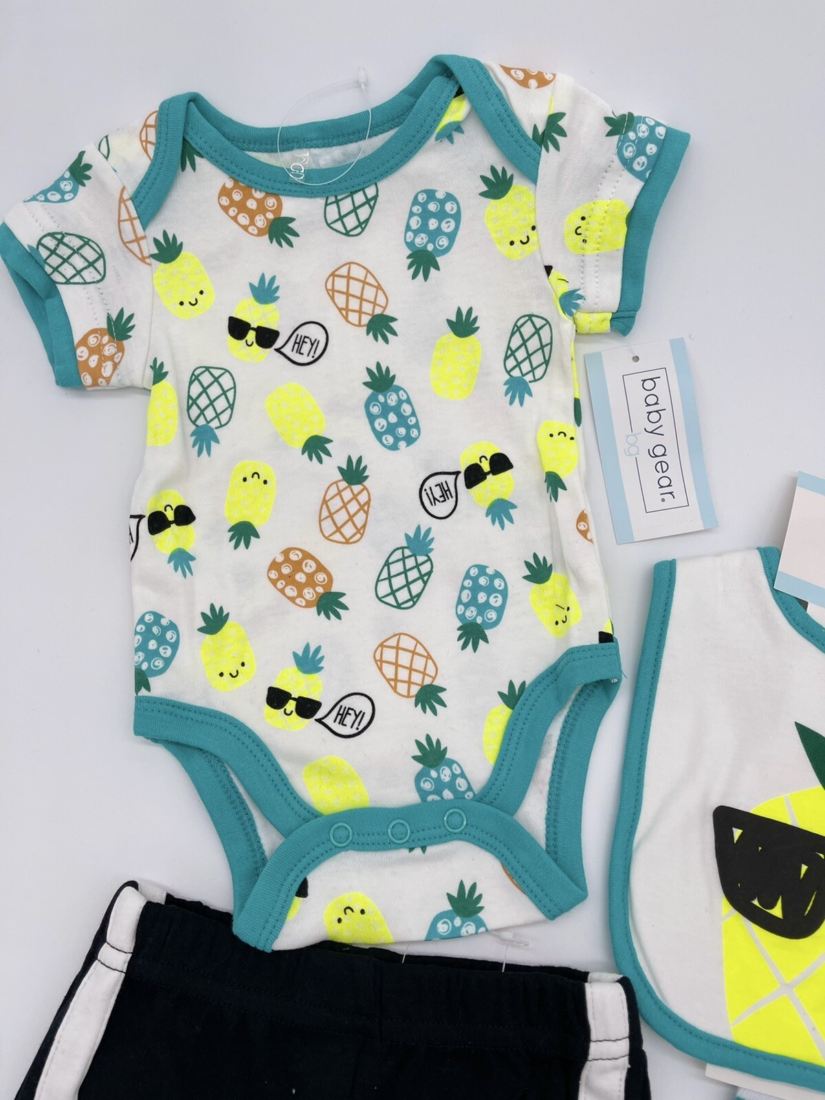 Baby Gear Sz 0-3m Infant Boy Or Girl Clothing 4PC Set Cool Pineapple Design
