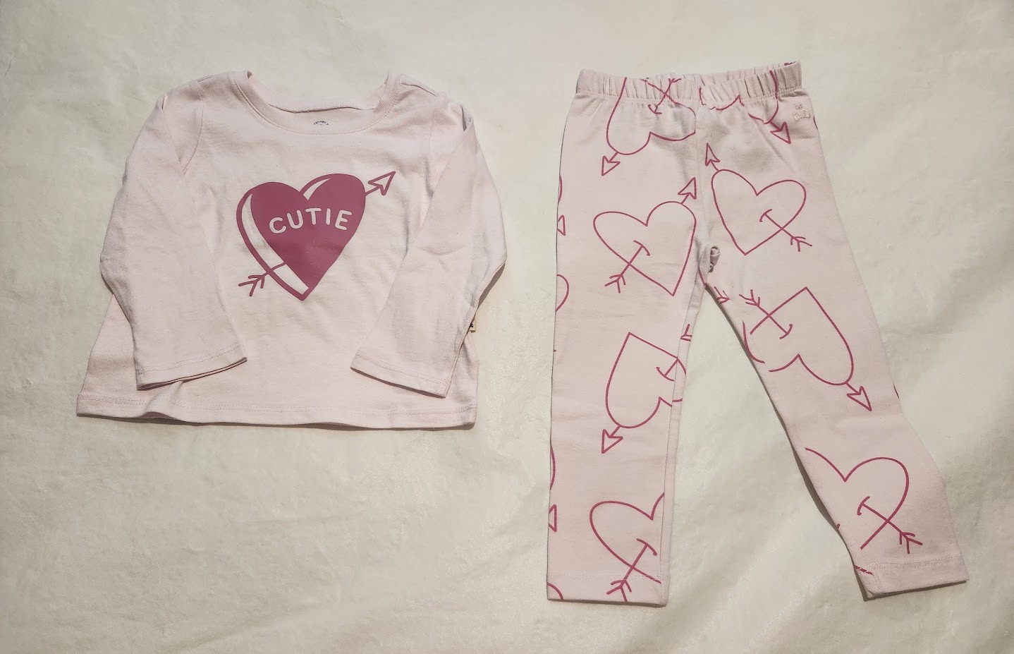 NWT Baby Gap Valentine’s Day Heart Tee Leggings Outfit 2PC Set 2T Toddler Girl