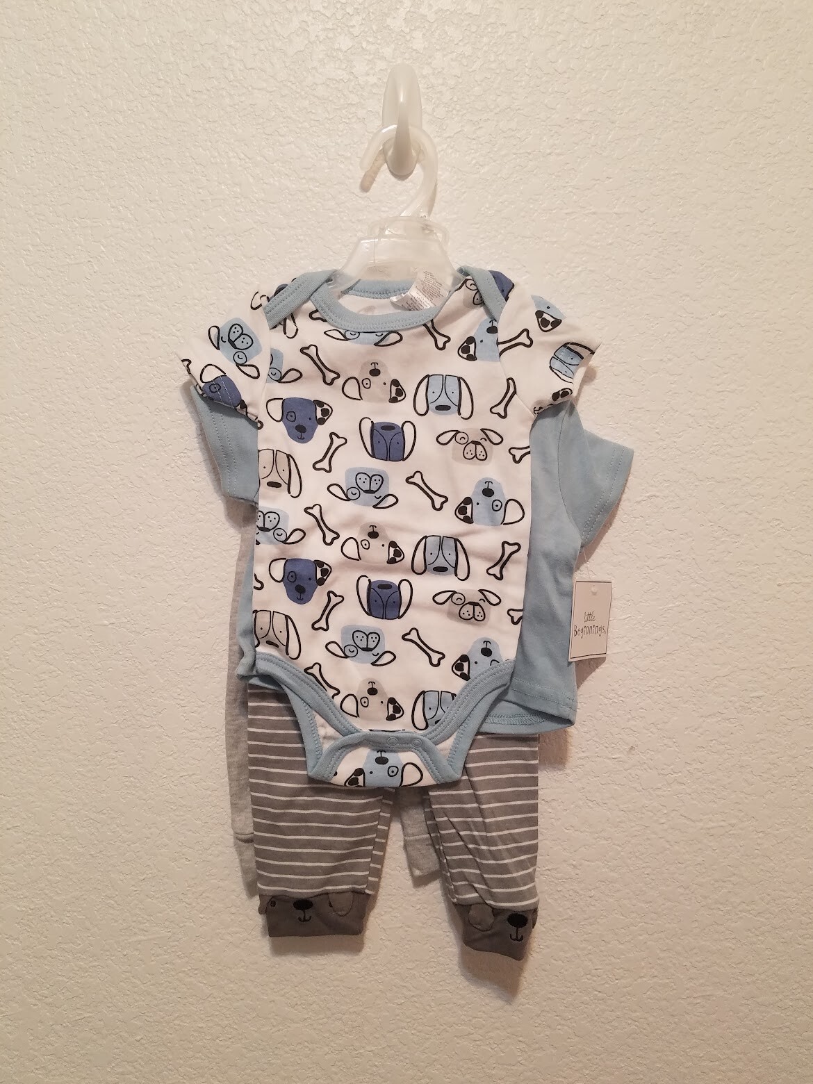 NWT little Beginnings Doggy 4 piece set (1 tshirt, 1 bodysuit, 2pants)