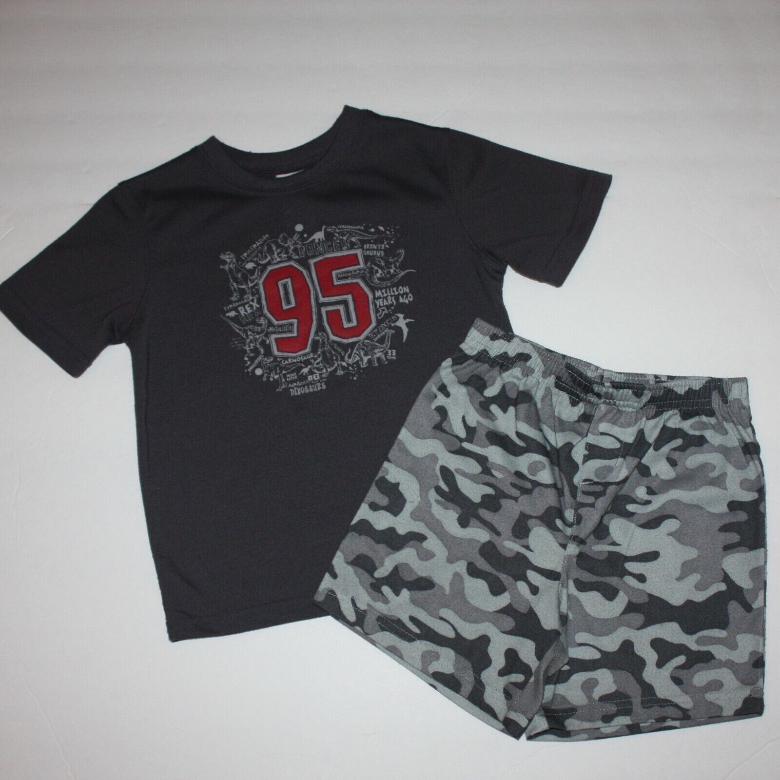 WonderKids Boy’s Outfit Set Graphic Gray Top Shirt and Camo Shorts size 4T