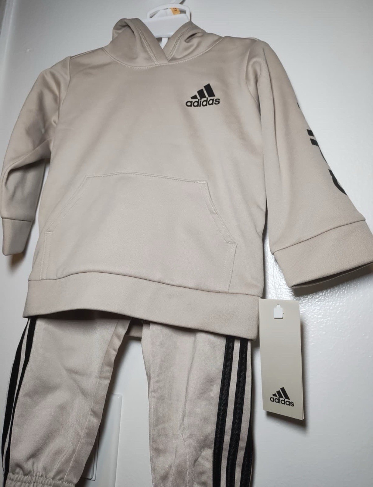 Adidas Baby Boys 2 Piece Hoodie Jogger Set 12 Months Beige Black Stripes NWT