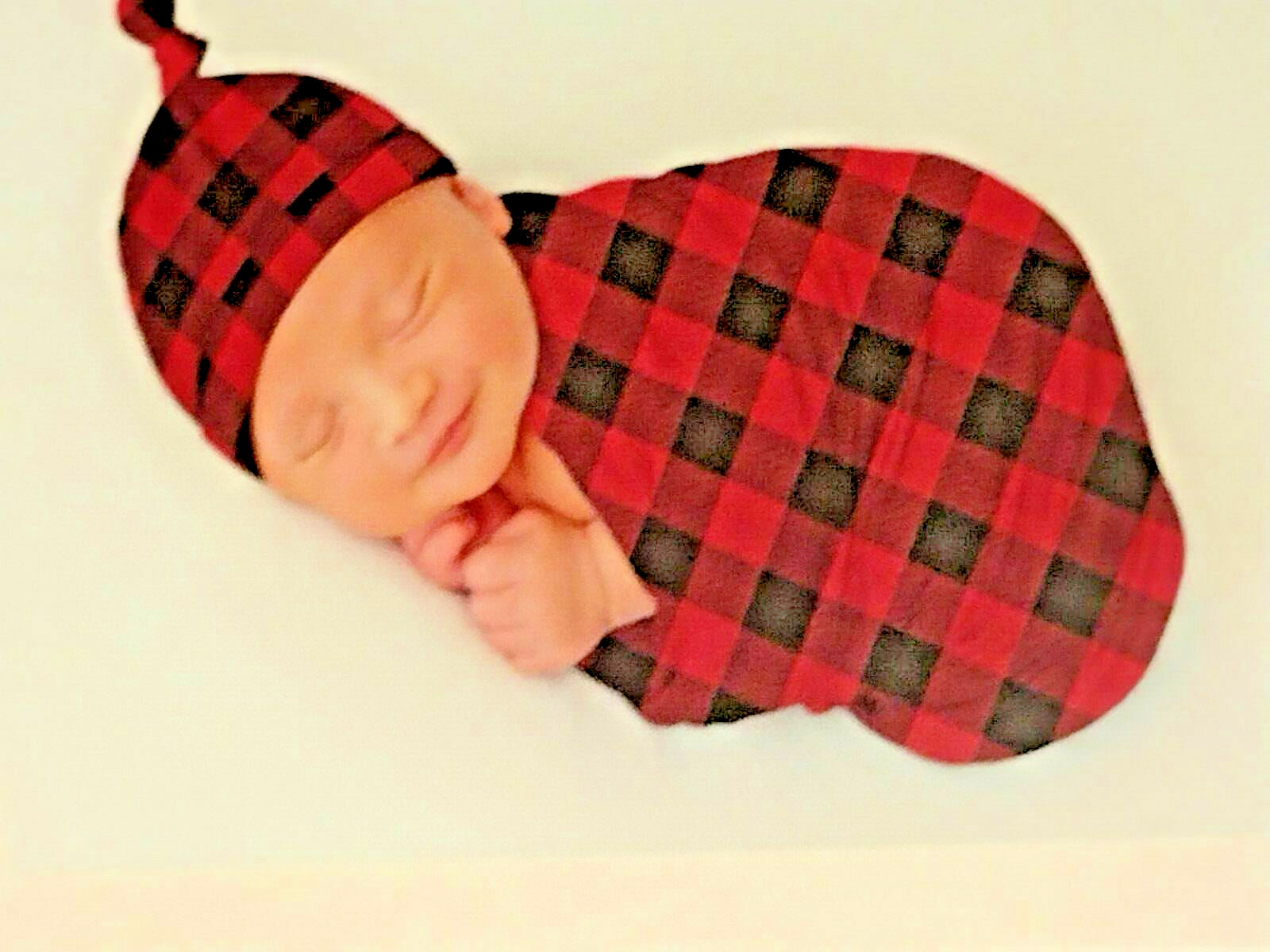 Baby Swaddle & Hat Set Lullaby Lane Photo-Op 0-6 Months, Red & Black Plaid