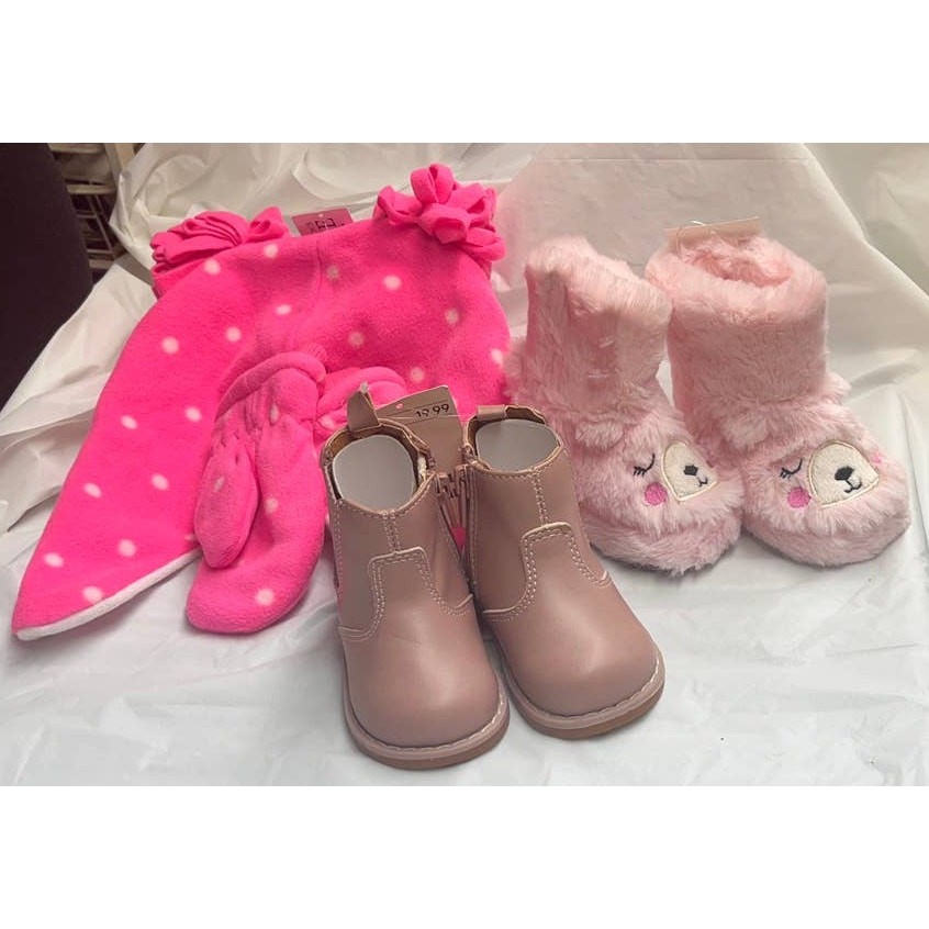 ~ NEW ~ Mix Lot of Baby/Toddler Girl Faux Fur Boot, Shoes, Hat, Mitten 12-24 M