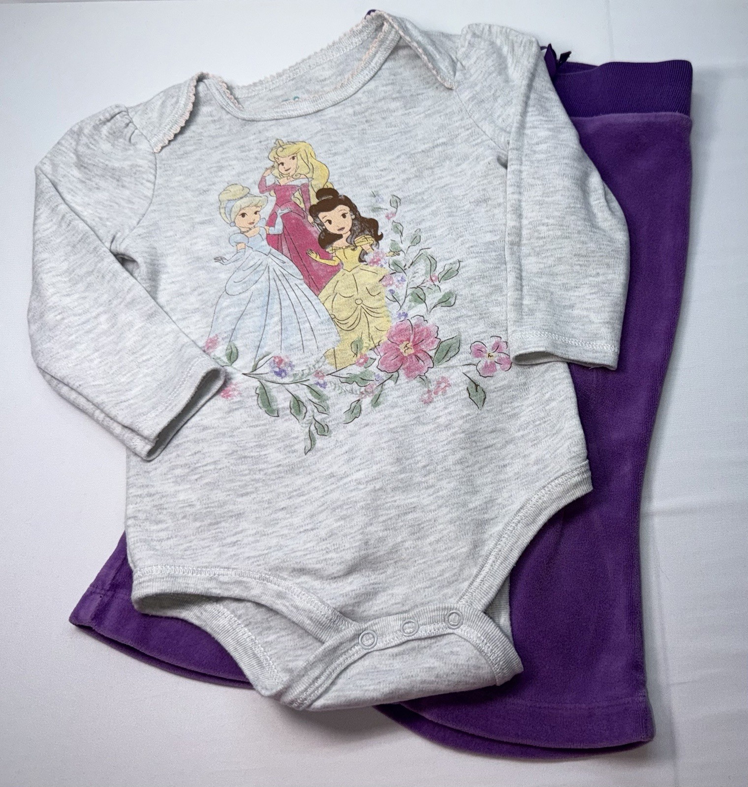 Disney Baby 18M Disney Princess 2-Piece Graphic Bodysuit & Velour Pants Outfit