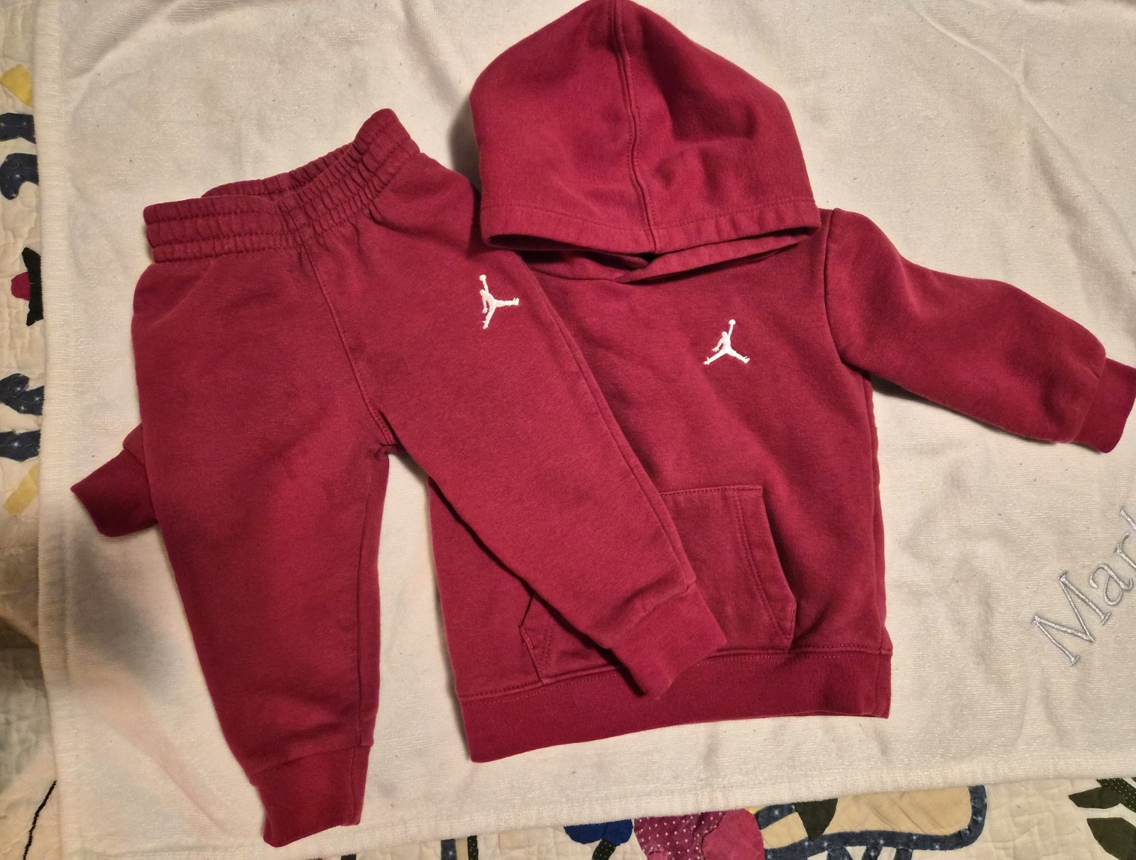 Jordan 2-Piece Hoodie Set for Kids 12m In Good Condition
