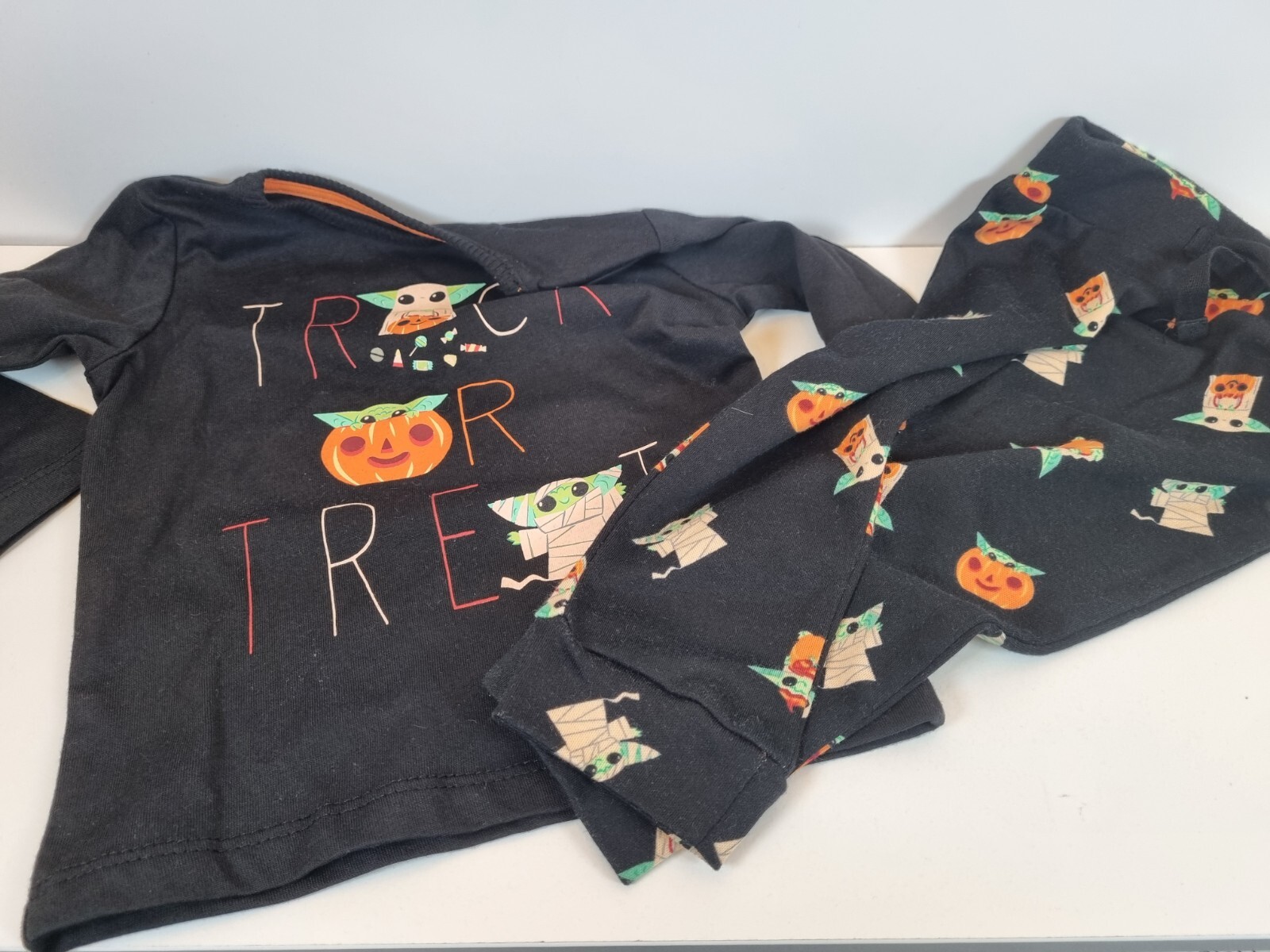 Star Wars Baby Yoda The Mandalorian Grogu Halloween 2 piece Set 3 to 6 Months