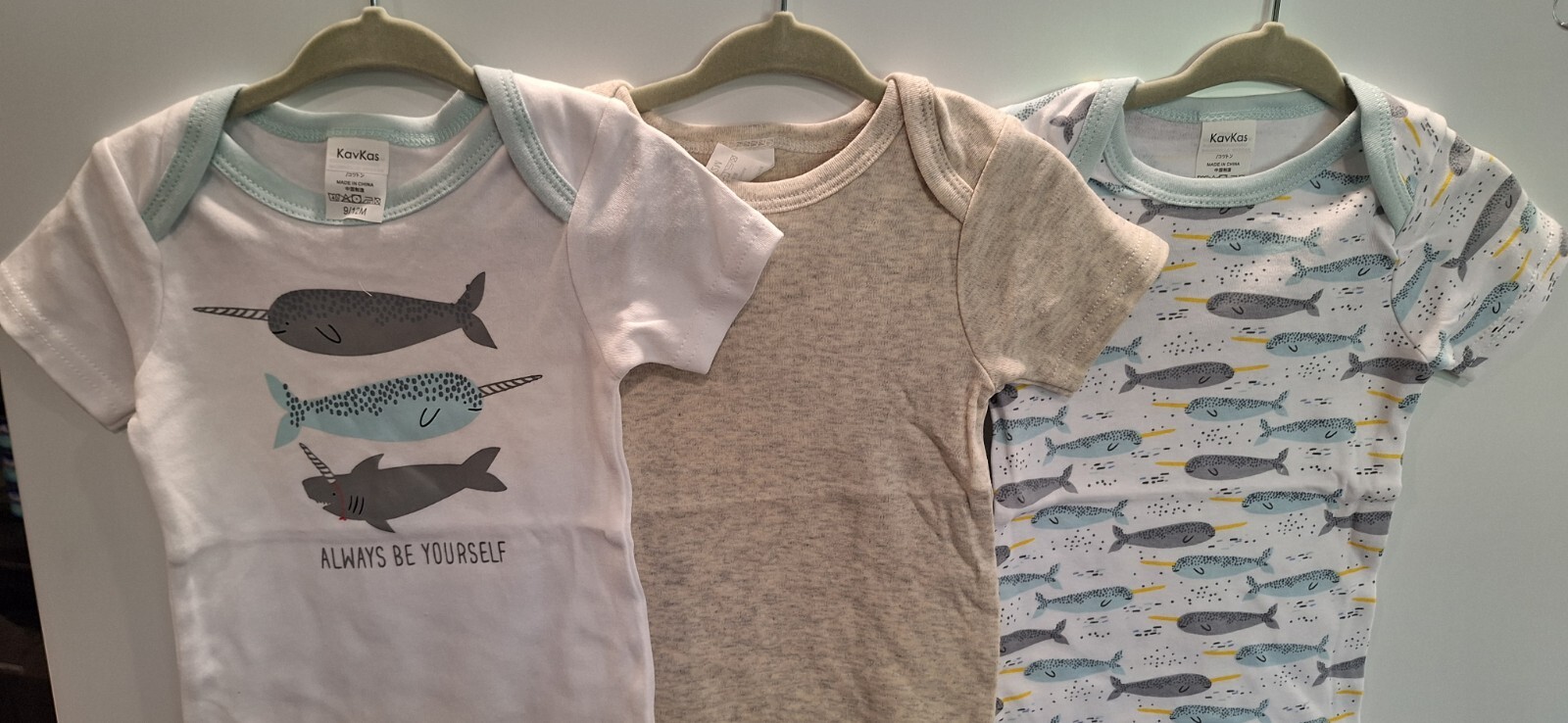 KavKas Baby Boys 3 pc Bodysuit Set Size 9-12 Month