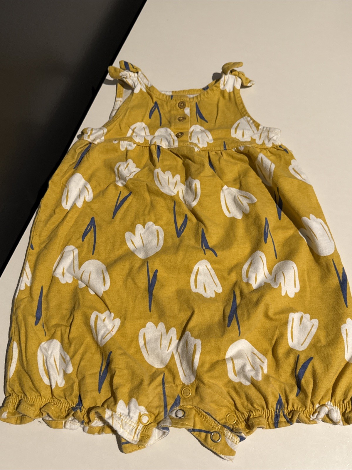 Carter’s baby girl White and Yellow Floral Ruffle romper outfit. Size 24m