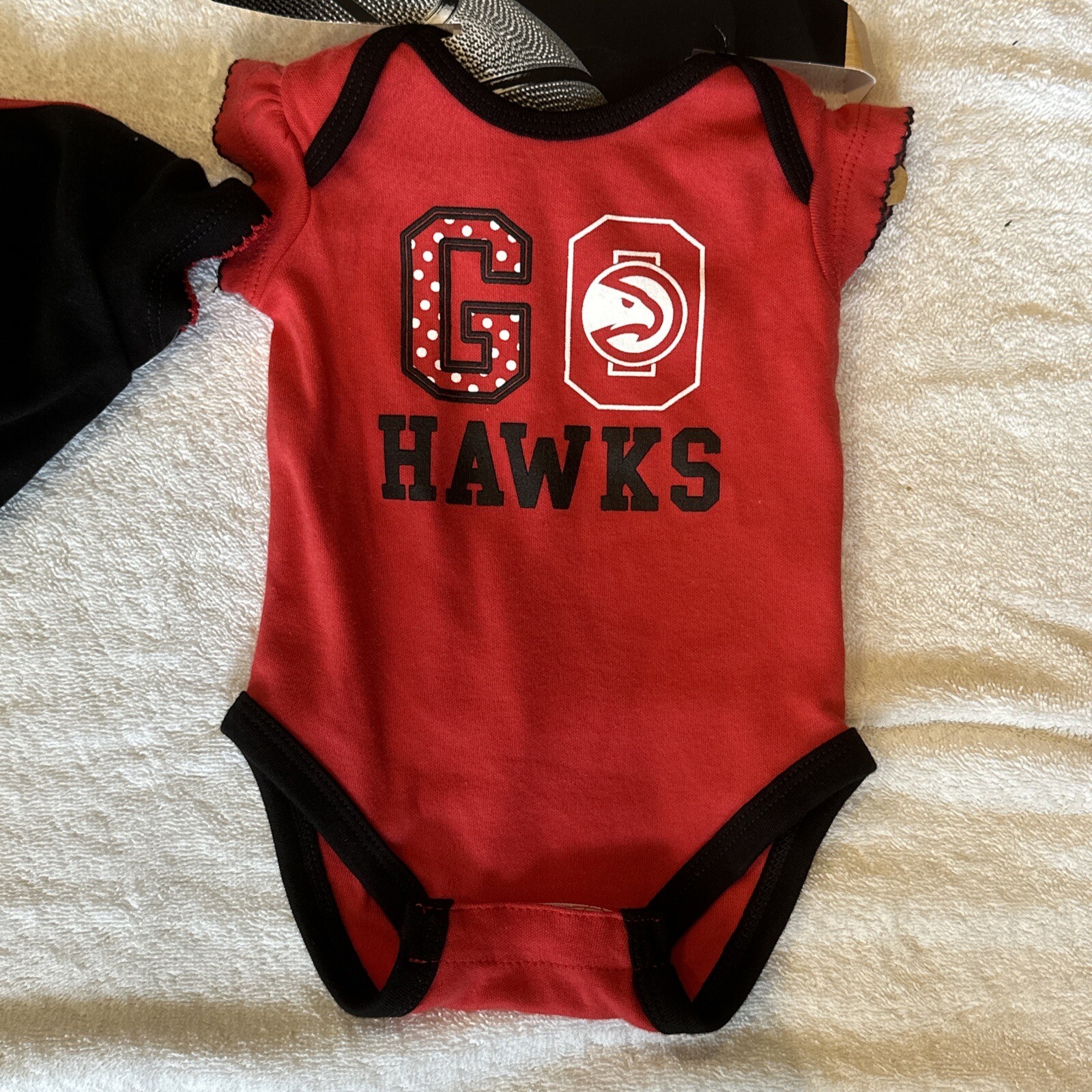 Atlanta Hawks Official NBA Baby Three-Piece 0-3 Months