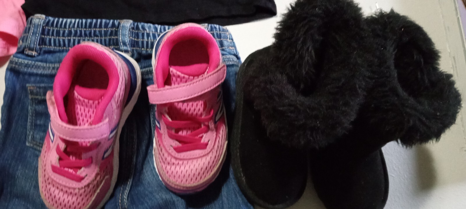 8 PC Outfit 3 TShirts 18-24 mos. Jeans by Old Navy SZ 12-18mos. 2 pr Shoes SZ 5