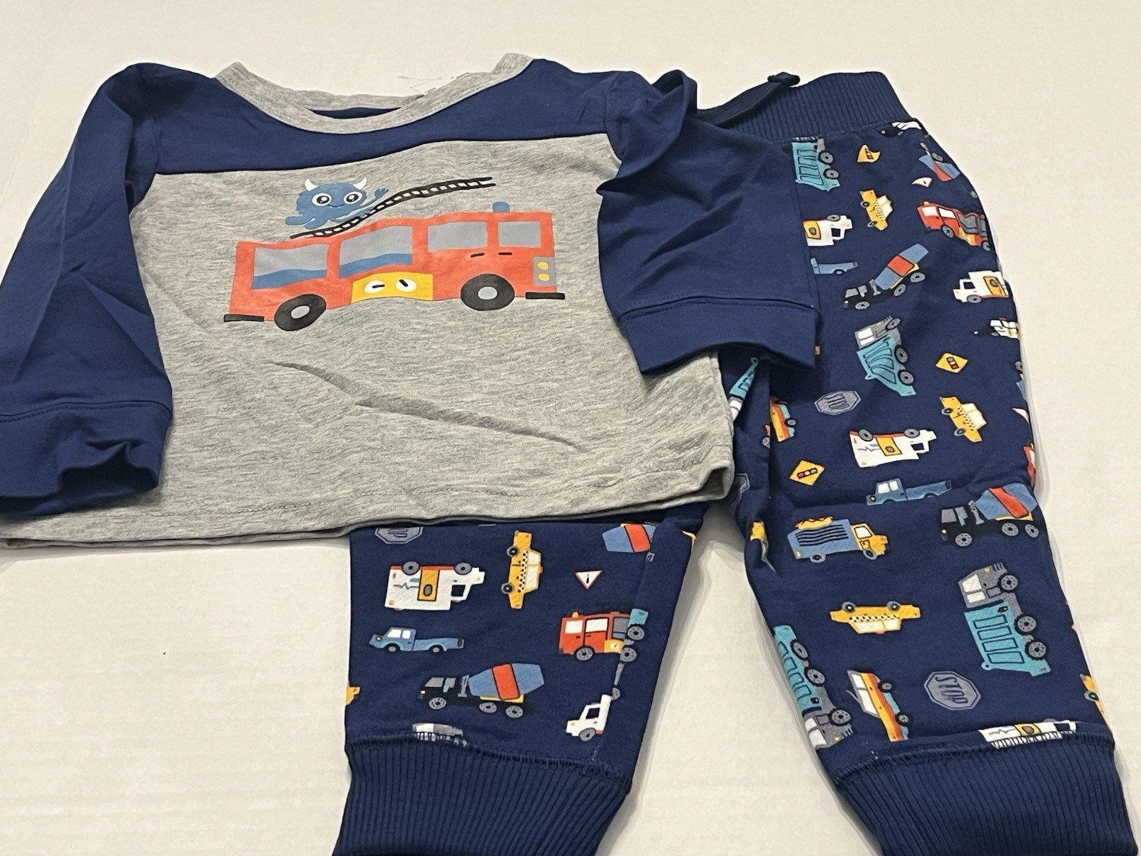 NWT Children’s Place Boys 2-Piece Emergency & Construction Vehicles Size 18-24 M