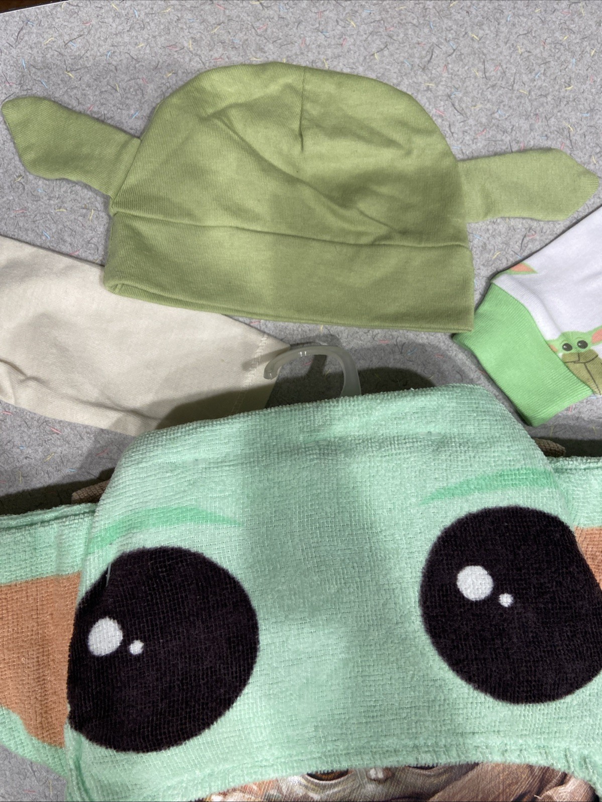 Yoda Newborn Rompers Lot Of 9 ~ One Piece Bodysuits Lot – Star Wars Yoda Towel
