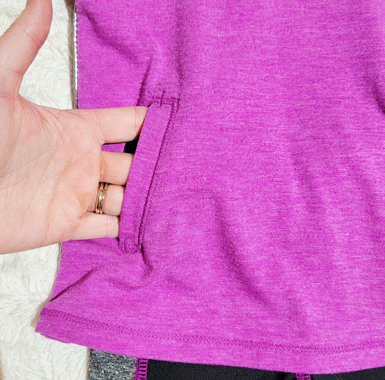 Cat& Jack 12-18m Girl’s Athleisure Outfit Croped Pants Cuffed Hooded Magenta Top