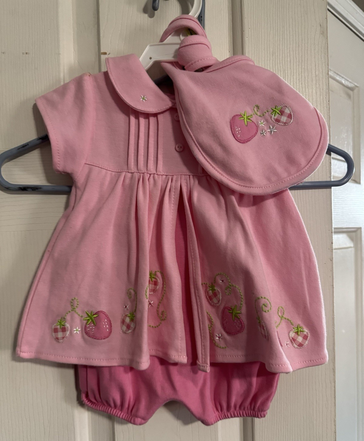 Vintage okiedokie 2pc Baby Girl Outfit Set 0-3M Dress & Bloomers Pink Strawberry