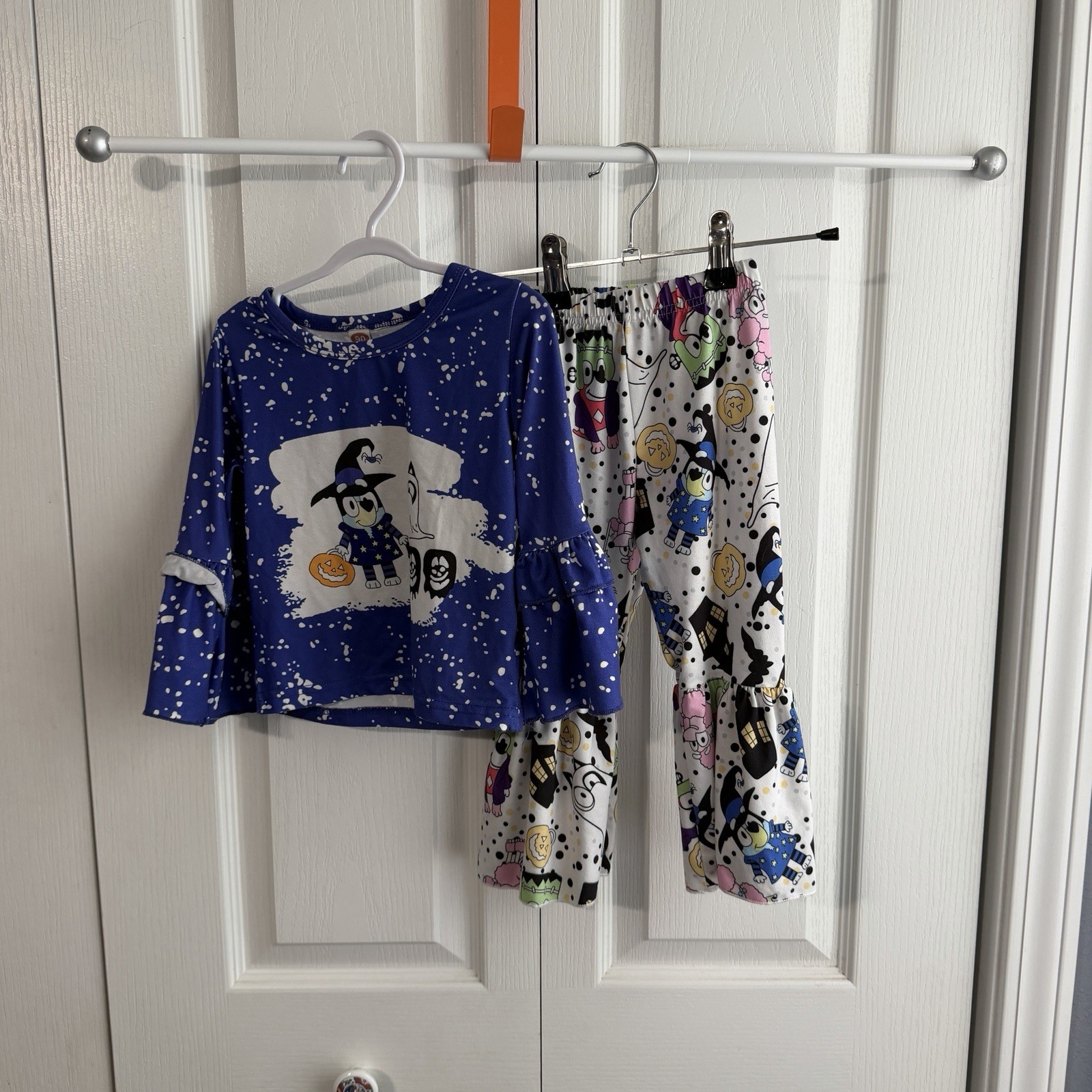 Bluey & Characters Halloween 2 Piece Girls Set Size 2T Preppy Spooky Bell Bottom