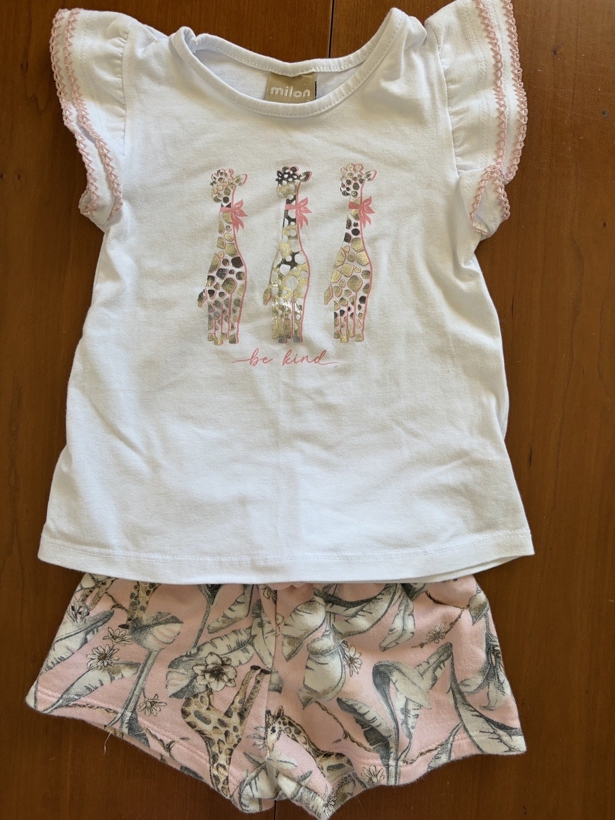 Milon (Brazil) EUC/NWOT? White/Pink Giraffe Crochet Edged Top & Shorts-2T