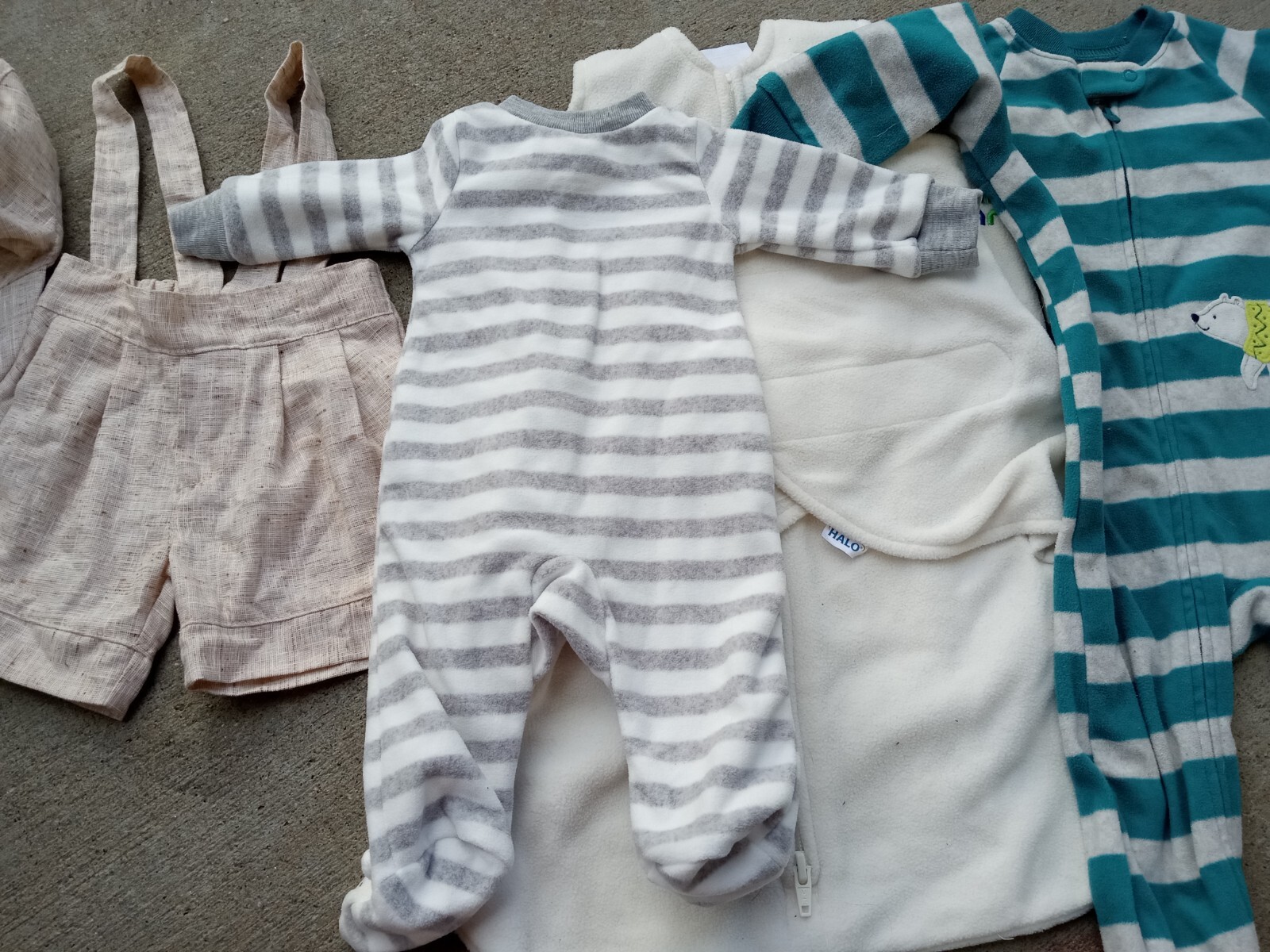 Lot of 14 Unisex Size Newborn to 12 Months Baby Clothes