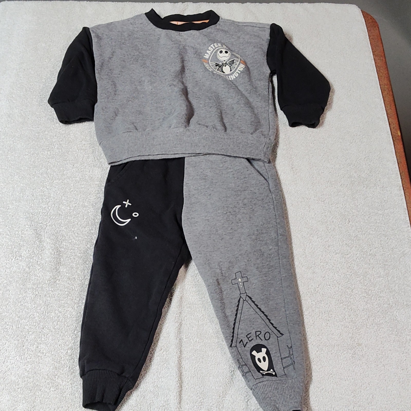 Disney Jack Skellington 3T Gray Black Pants Set Sweatshirt Outfit