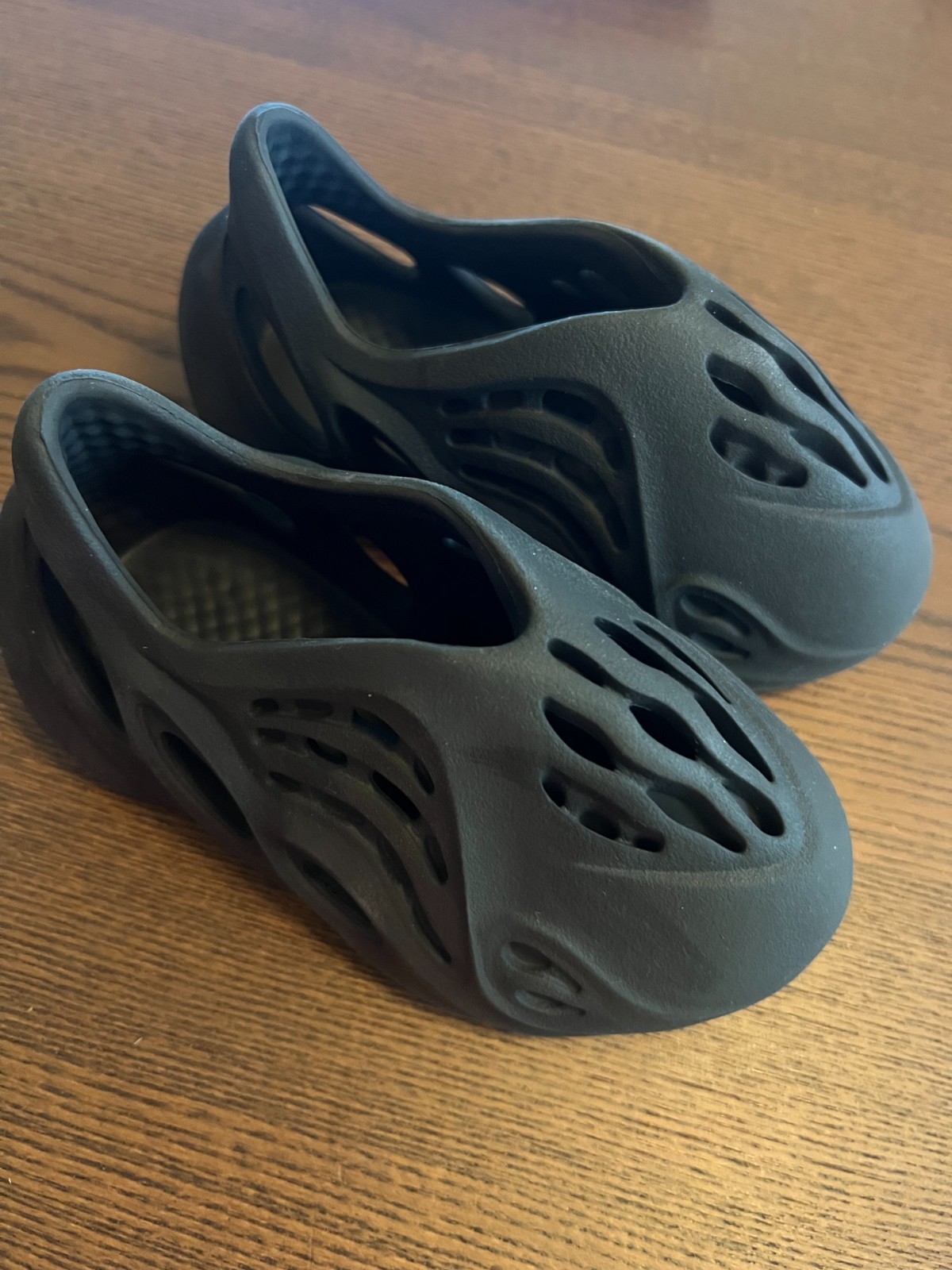 Adidas YEEZY FOAM RNR (INFANT) “Onyx” HP5346, US Size 6K