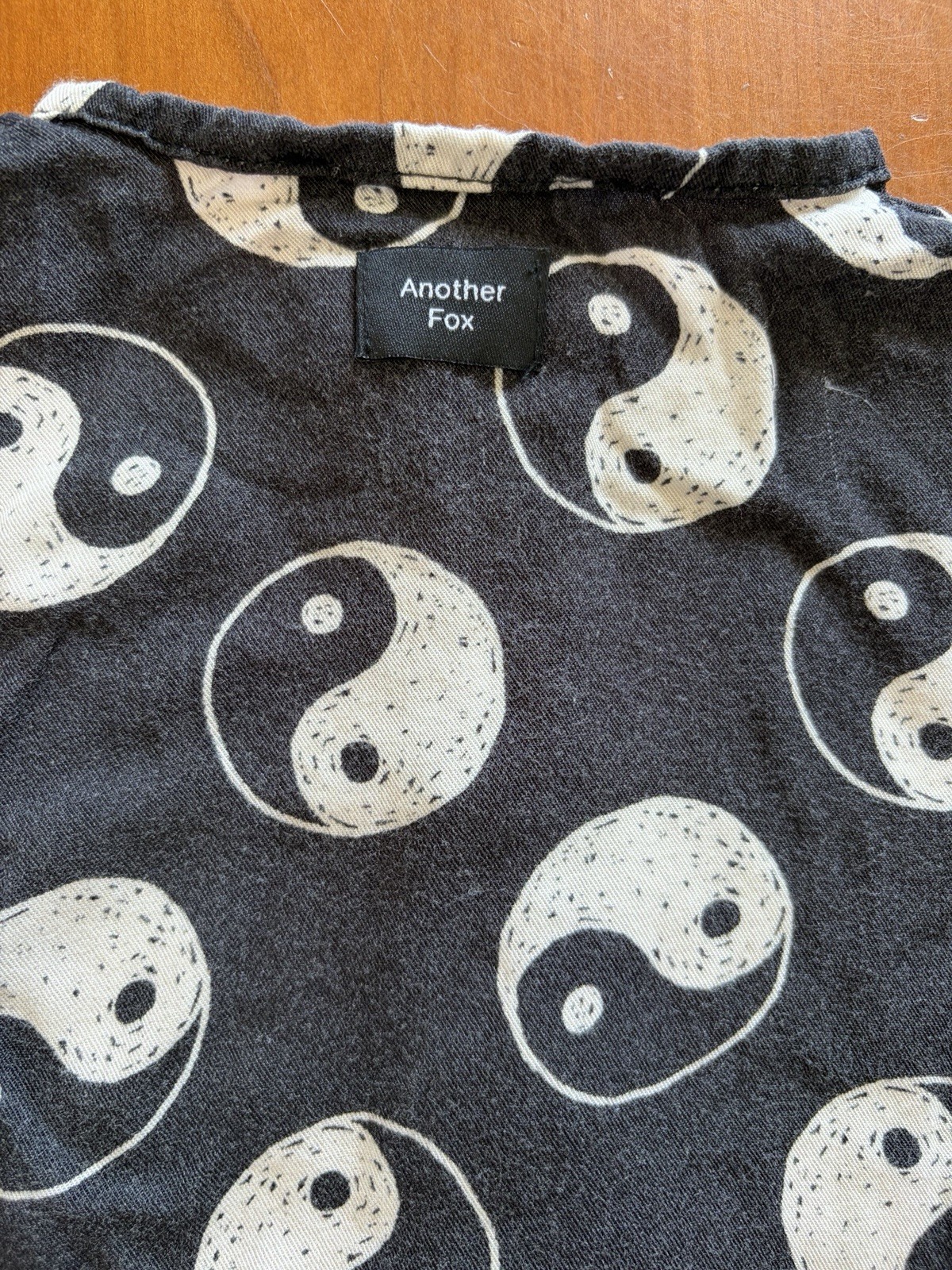 Another Fox EUC Black/Ivory Yin Yang Viscose Romper Org Cotton Bucket Hat-3-6Mos