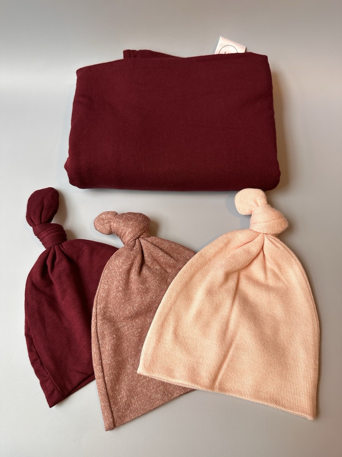 ✨Lou Lou And Company Baby Lot Swaddle Blanket And Top Knot Hats Sweater Cozy
