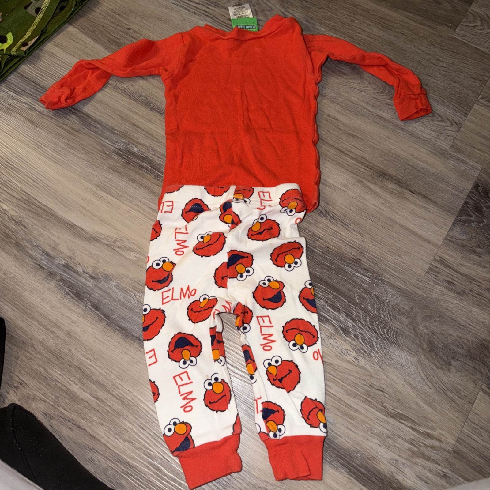 Toddler Boys Clothing Pajama Set Size 12M Infant Sesame Street Elmo