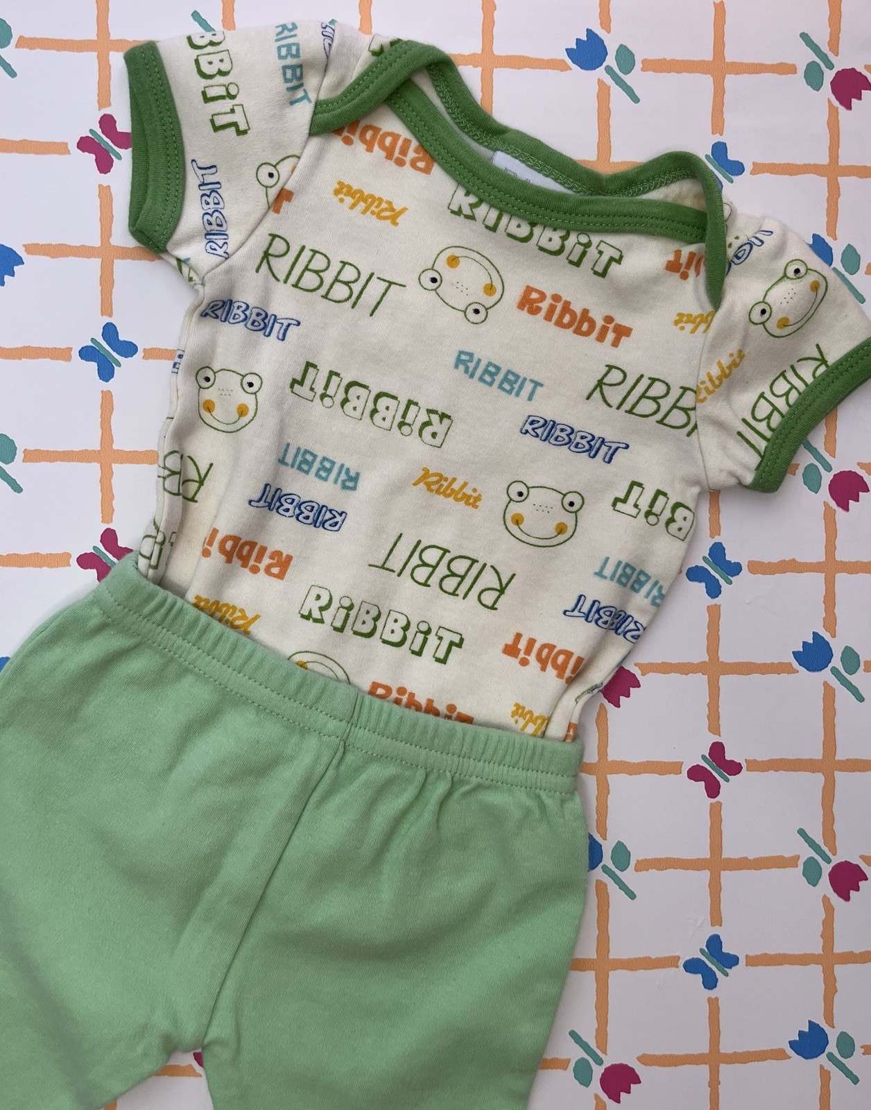 Baby By Bon Bebe 0/3 Month Frog Outfit Set Ribbit AOP Butt Detail Green