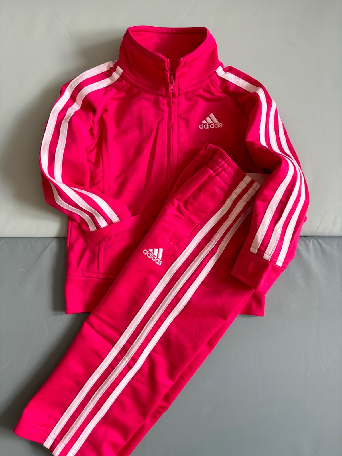 New ADIDAS 2 2T Girls 2 Pc Tracksuit Jacket Pants Track Suit Set Gift NWT