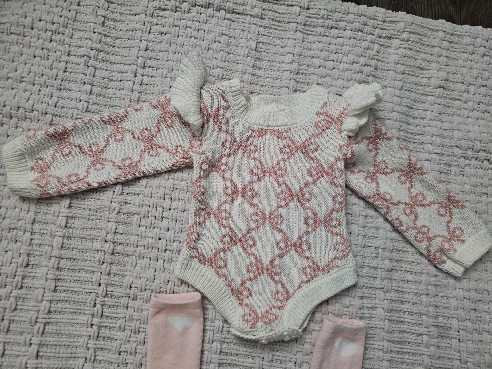 Newborn Baby Girl 2 Piece body Set Pink and high socks pink and white